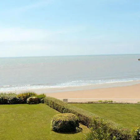 Studio Avec Terrasse Et Animaux Acceptes En Bord De Mer - Fr-1-494-61