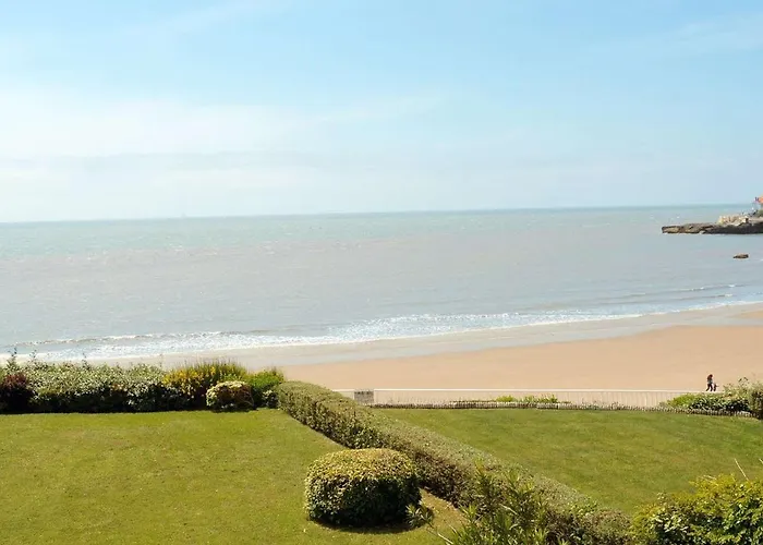 Studio avec terrasse et animaux acceptés en bord de mer - FR-1-494-61